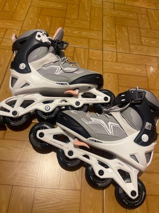 Patines en línea grises y blancos talla 35/38