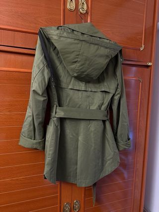Gabardina verde militar
