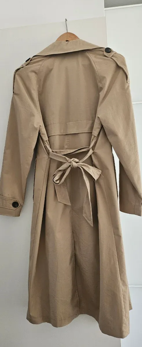 Gabardina Pull&Bear Beige