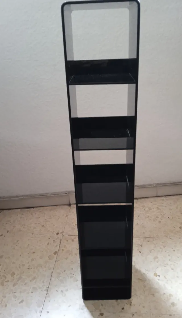 Estantería negra lacada