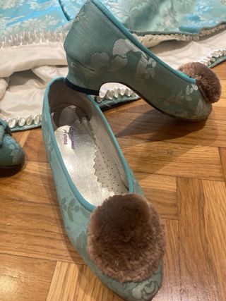 Traje de Fallera Teal y Dorado