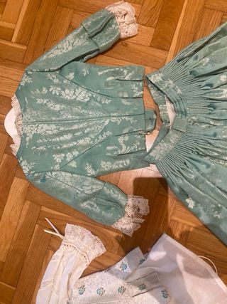 Traje de Fallera Teal y Dorado