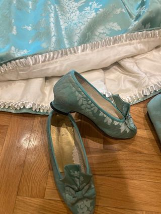 Traje de Fallera Teal y Dorado