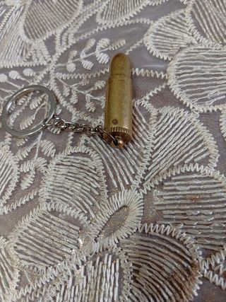 Accendino vintage a forma di proiettile