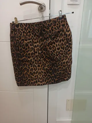 Falda Zara Animal Print Talla M