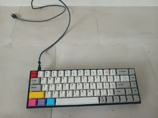 Teclado mecánico Akko x Maxkey TADA68 PRO