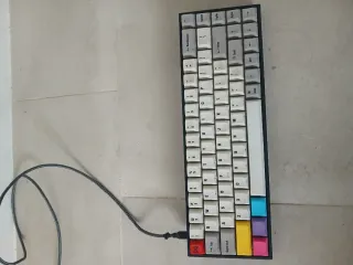 Teclado mecánico Akko x Maxkey TADA68 PRO