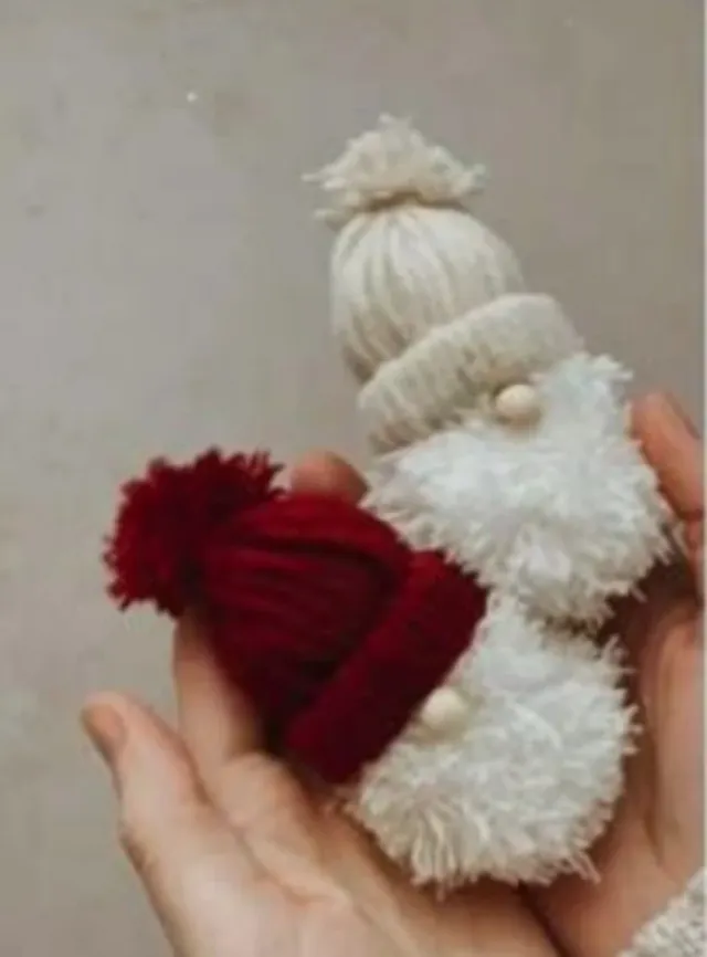 Gnomos Navideños de Lana