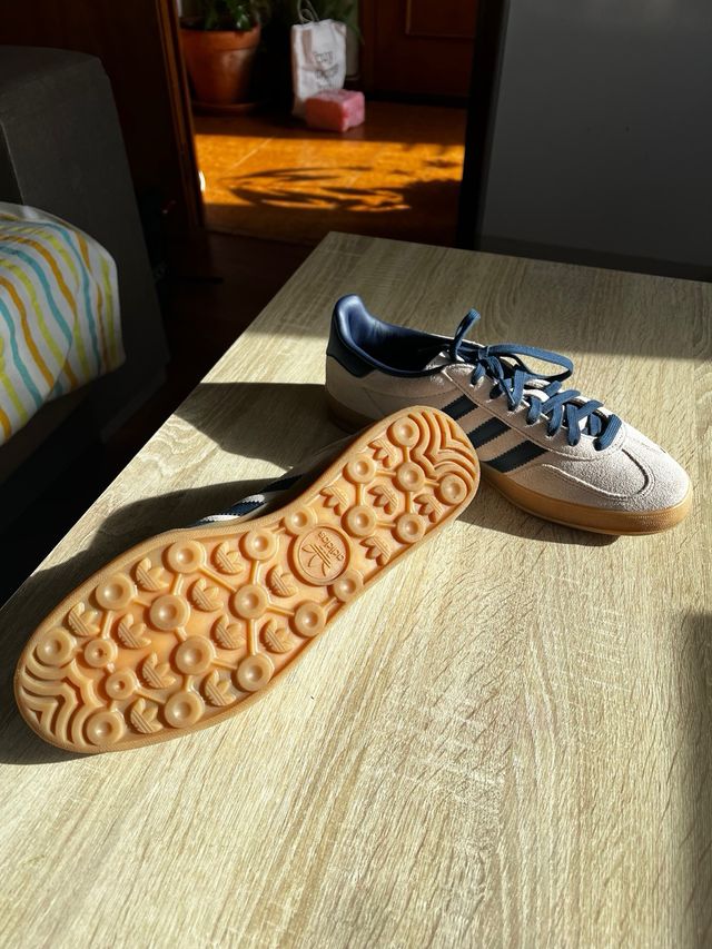 Zapatillas Adidas Gazelle Beige y Azul