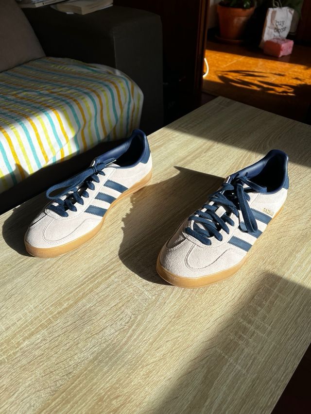 Zapatillas Adidas Gazelle Beige y Azul