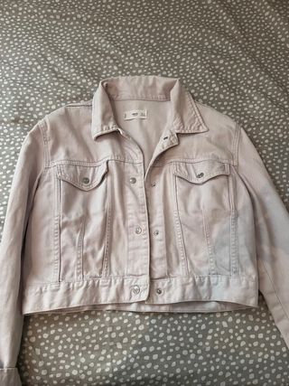 Chaqueta vaquera rosa Mango