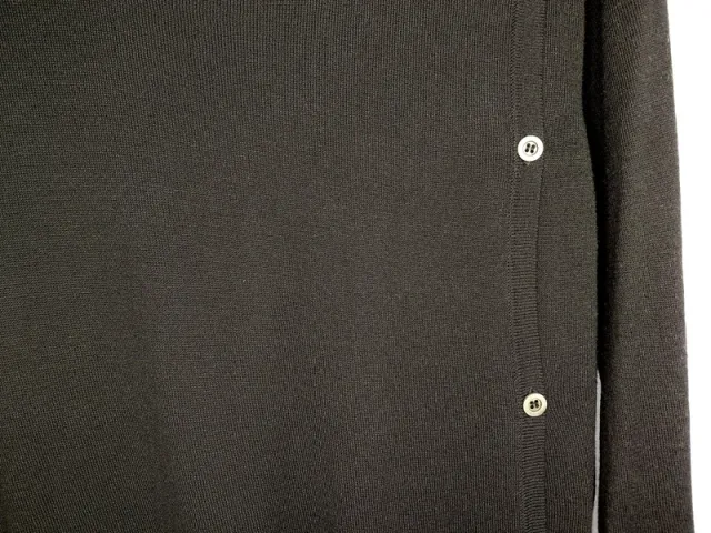 Cárdigan negro punto fino apertura lateral