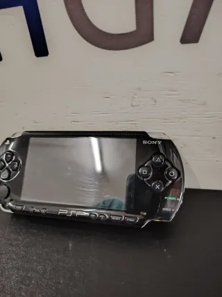PSP 1004 Negra con 1 Año de Garantía