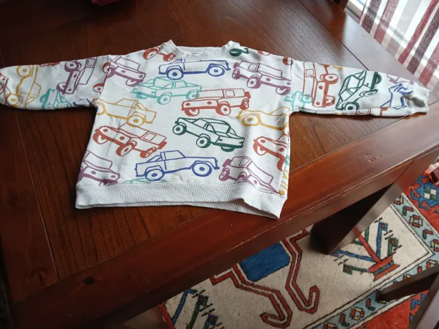 Sudadera Zara Niño con estampado coches