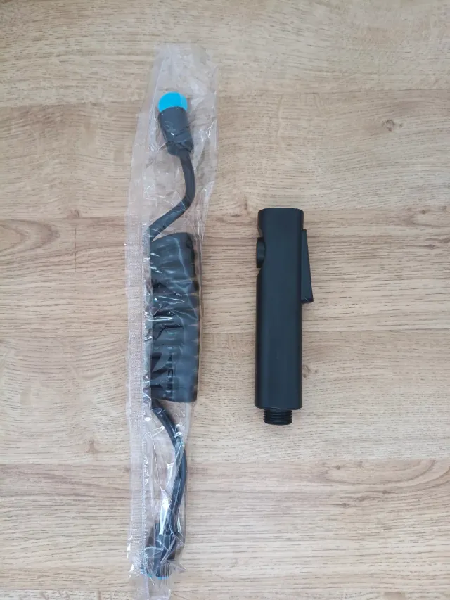 COLUMNA DE DUCHA NEGRA MULTIFUNCIÓN NUEVA A 40 EUR