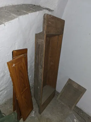 Artesa antigua de madera