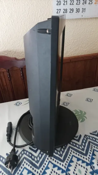 Bajada de precio‼️Monitor LG Negro TV/PC