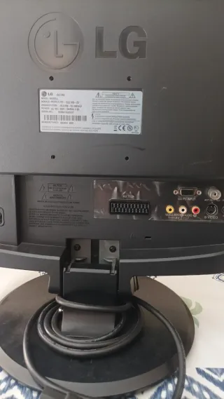 Bajada de precio‼️Monitor LG Negro TV/PC