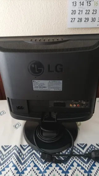 Bajada de precio‼️Monitor LG Negro TV/PC