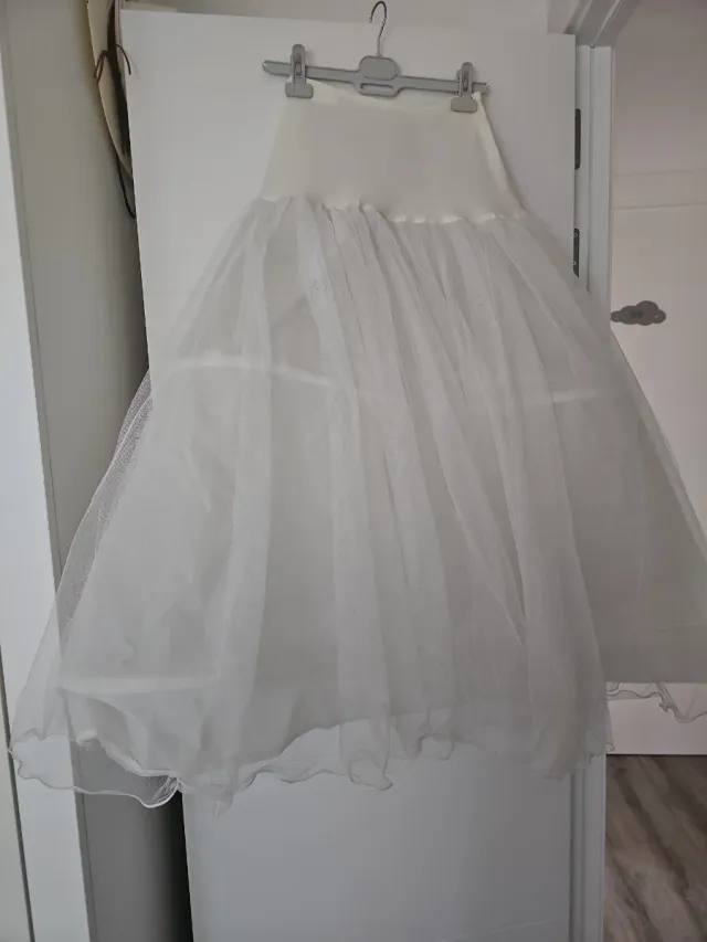 Cancán para vestido de color blanco