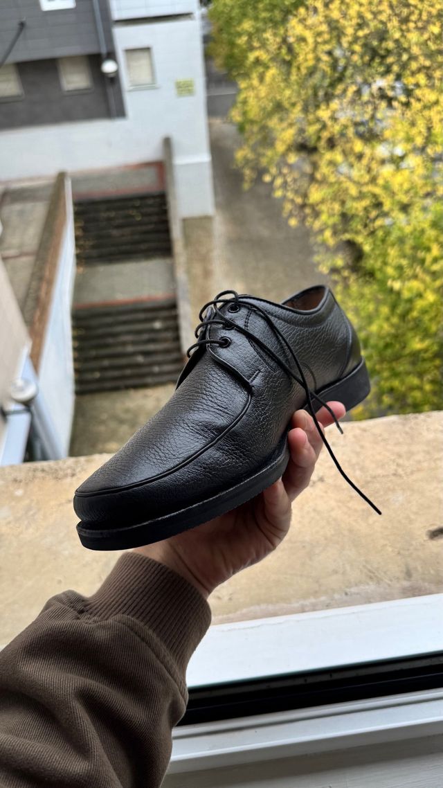 Zapatos negros elegantes