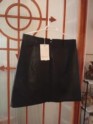 Falda polipiel negra talla L nueva