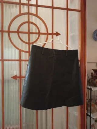 Falda polipiel negra talla L nueva