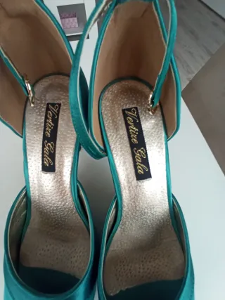 Conjunto bolso, zapatos y tocado turquesa