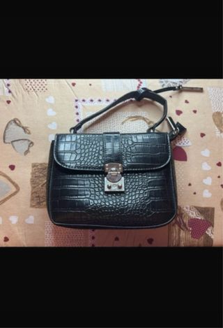 Borsa simil coccodrillo nera