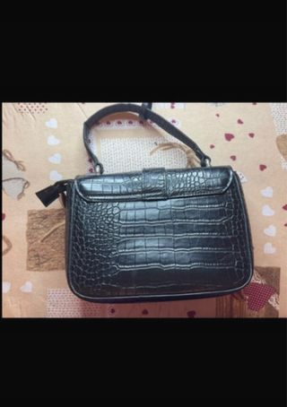 Borsa simil coccodrillo nera