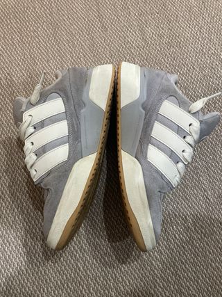 Zapatillas Adidas Forum Gris y Blanco