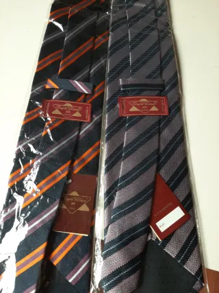 Corbatas Angelo Villonce Rayas