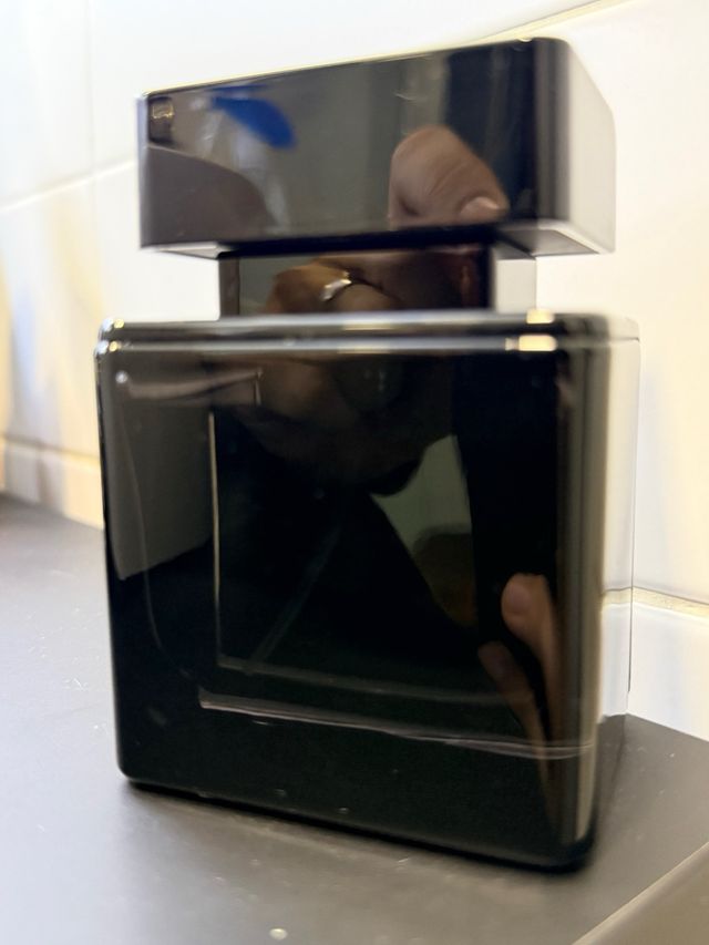 JO Milano Levante Intense Perfume Negro Dorado