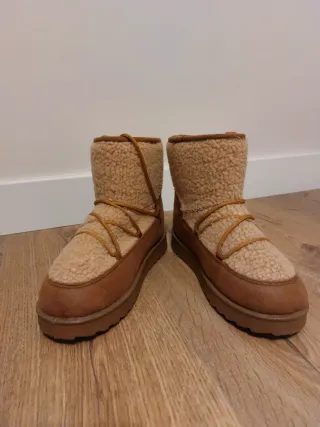 Botas de nieve beige y marrón