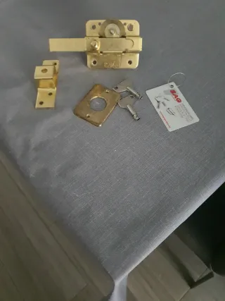 Cerrojo puerta Sag latón con llaves
