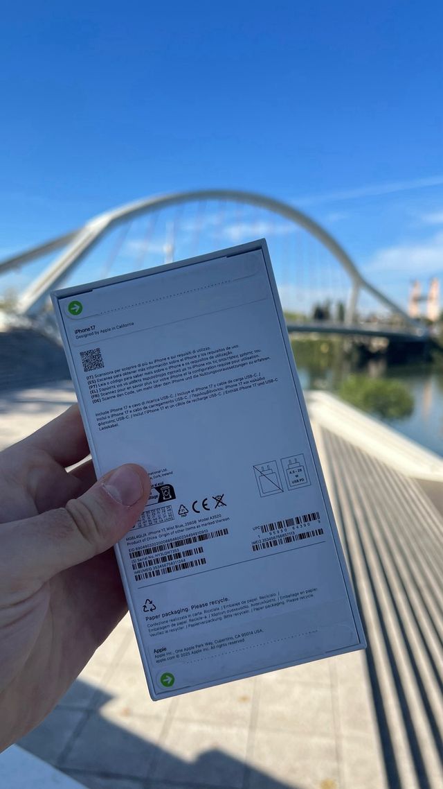 iPhone 17 Azul Nuevo