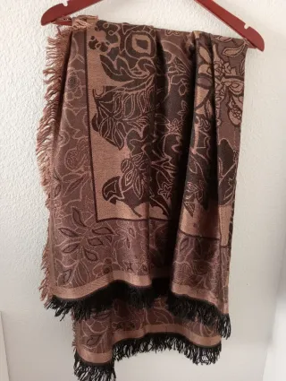 Chal elegante estampado floral