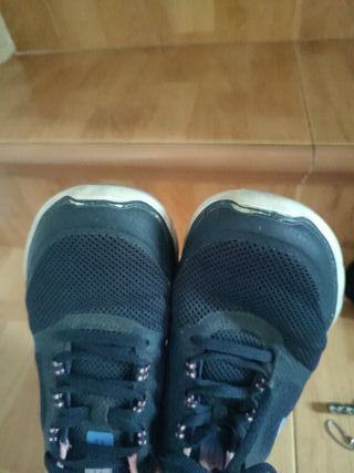 Zapatillas Skechers Negras y Rosas