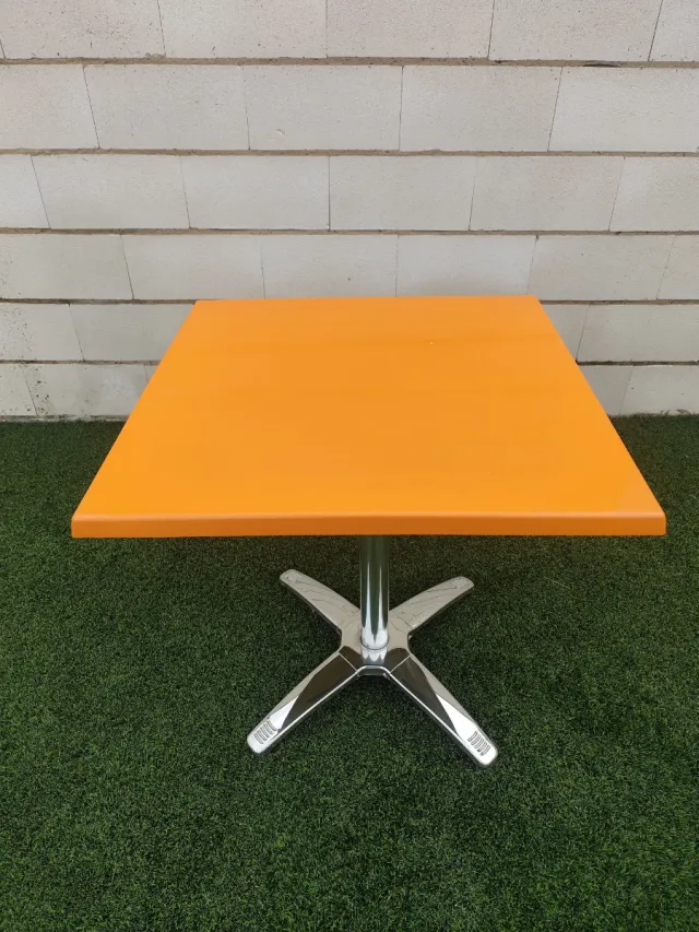 ¡¡MESAS DE COLORES CON ESTAMPADO MODERNO!!