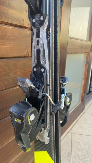 Esquís Mujer 163cm LOOK Kim casco de regalo