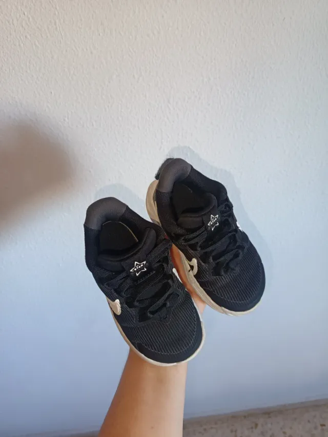 Tenis Nike Star Runner 4 NN Niño Talla 23.5