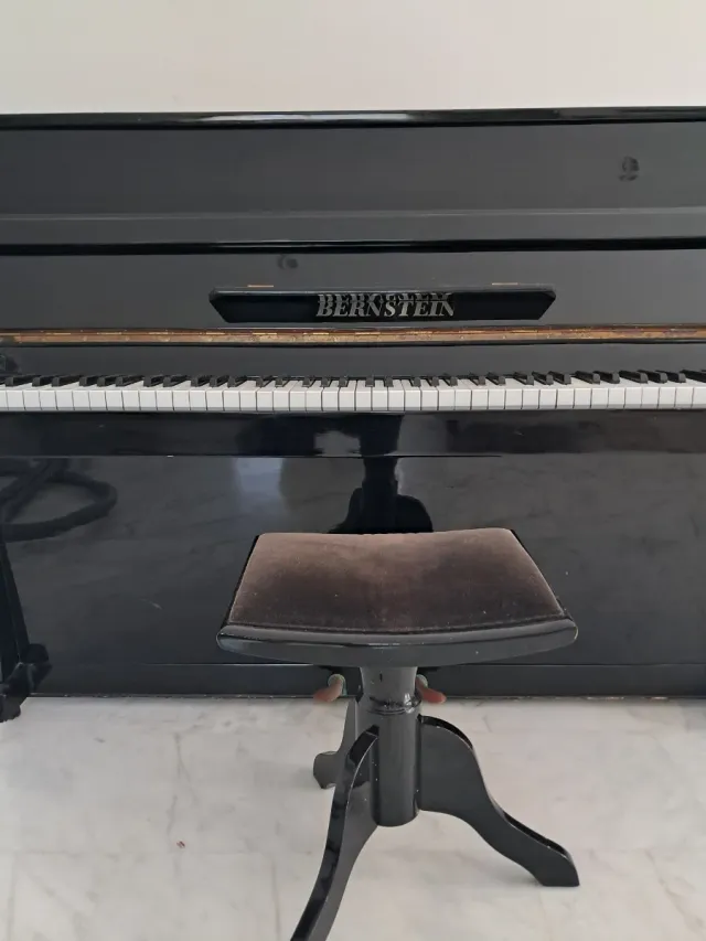 Piano Bernstein Negro(acústico)con silla