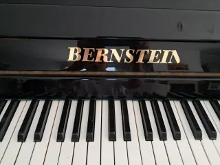 Piano Bernstein Negro(acústico)con silla