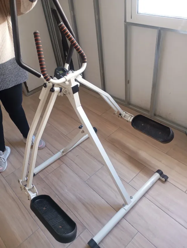 Máquina Elíptica Blanca