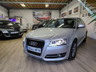 Audi A3 1.6 TDI 105CV AMBIENTE 3P