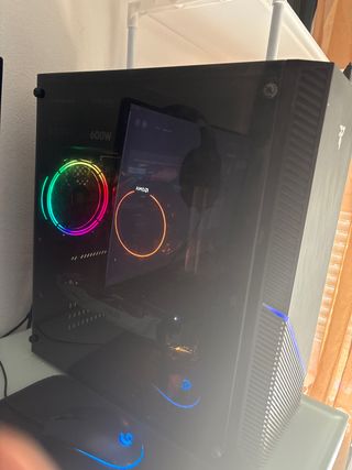 PC Gaming con luces RGB
