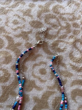 Collare per bambini con perline blu e rosa