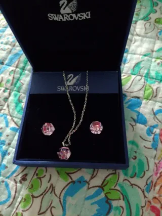 Conjunto Swarovski Collar y Pendientes Rosa
