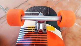 Vendo Loaded Coyote Cruiser Skateboard.