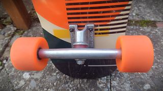 Vendo Loaded Coyote Cruiser Skateboard.